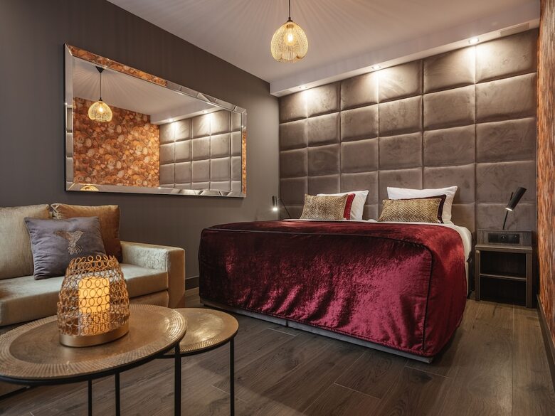 Art Suites Luxury Hotel