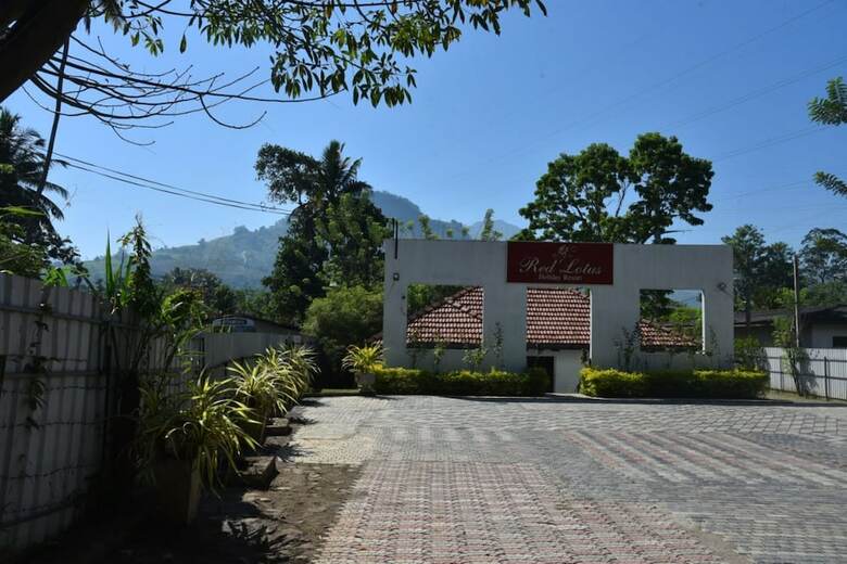 Hotel Red Lotus Holiday Resort