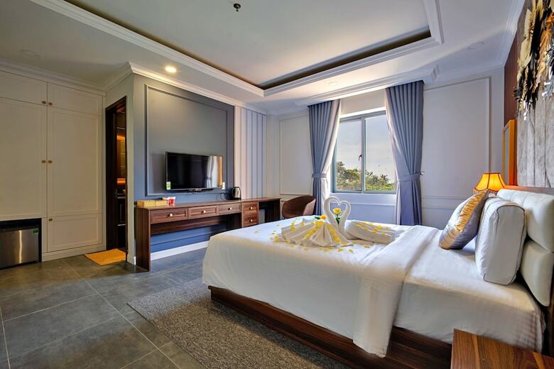 S79 Hotel Happy 88 Tran Hung Dao Street