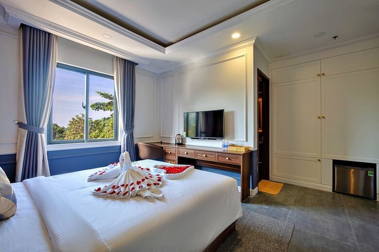 S79 Hotel Happy 88 Tran Hung Dao Street