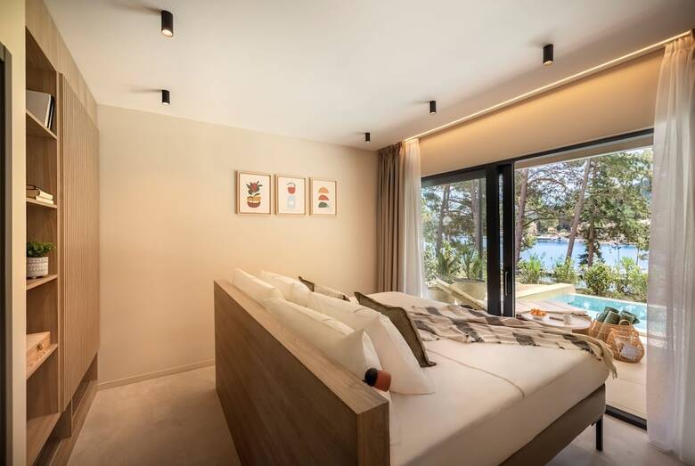 Hotel Valamar Amicor Resort