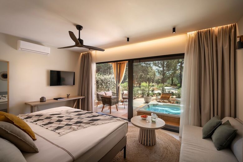 Hotel Valamar Amicor Resort