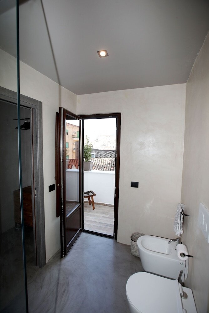 Casa Nostra Luxury Suites