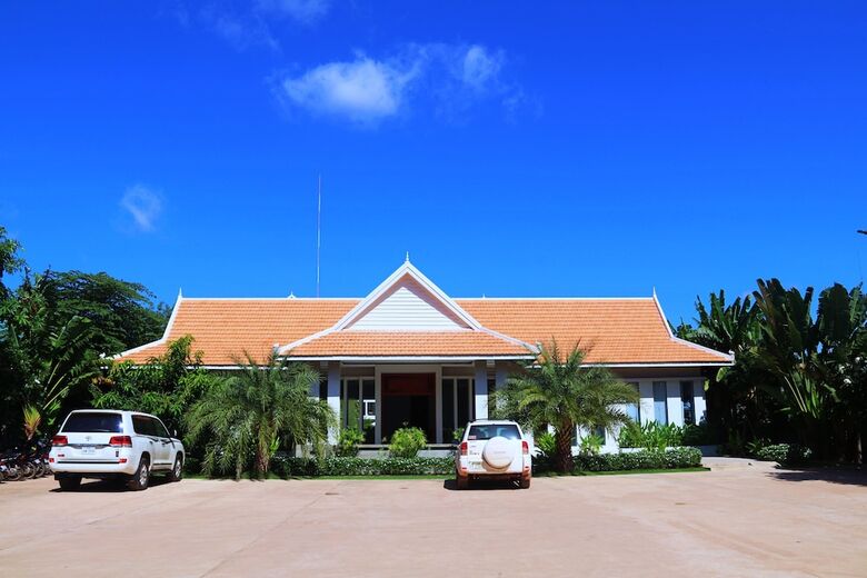 New Riverside Hotel