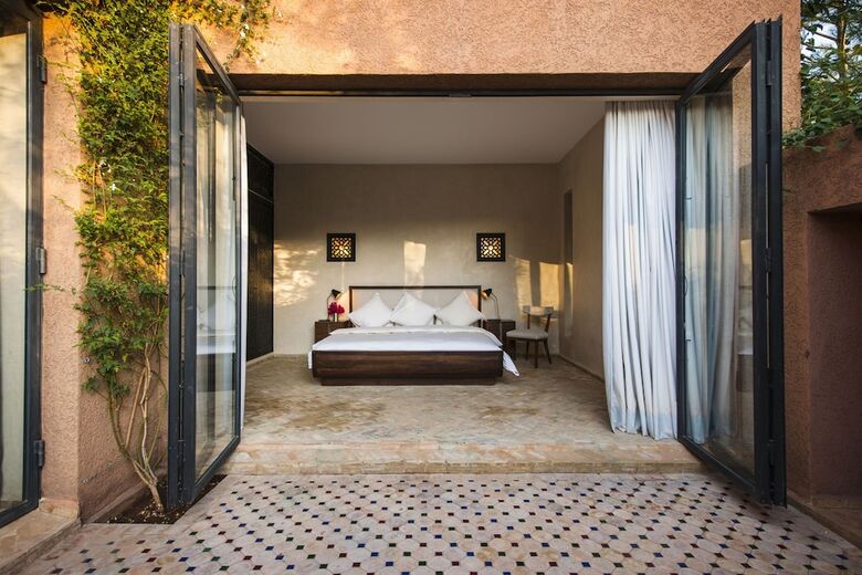 L' Amandier Hotel & Villas