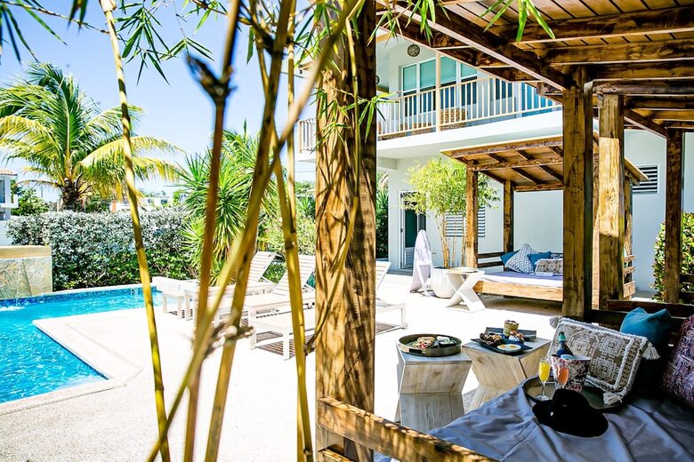 Numero Uno Pi�ones Short Term Rental