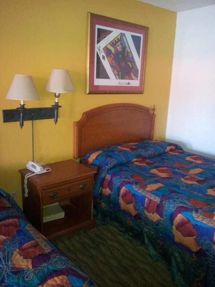 Motel Deluxe Inn
