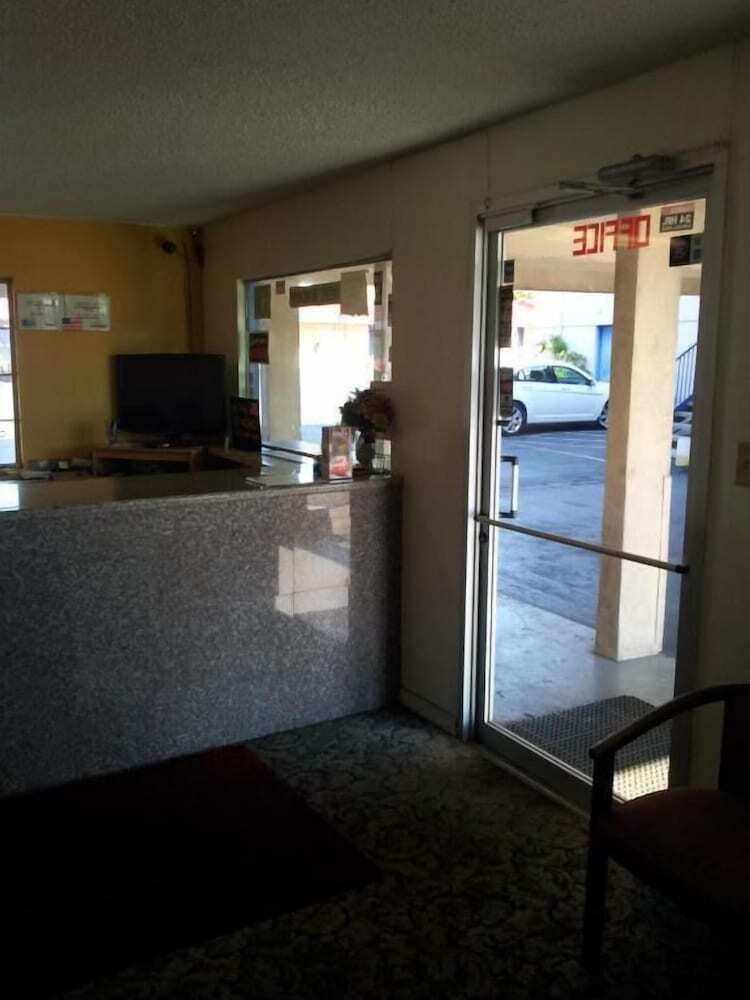 Motel Deluxe Inn