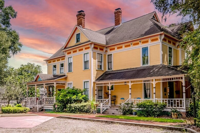 The Laurel Oak Inn Bed And Breakfast