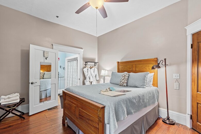 The Laurel Oak Inn Bed And Breakfast