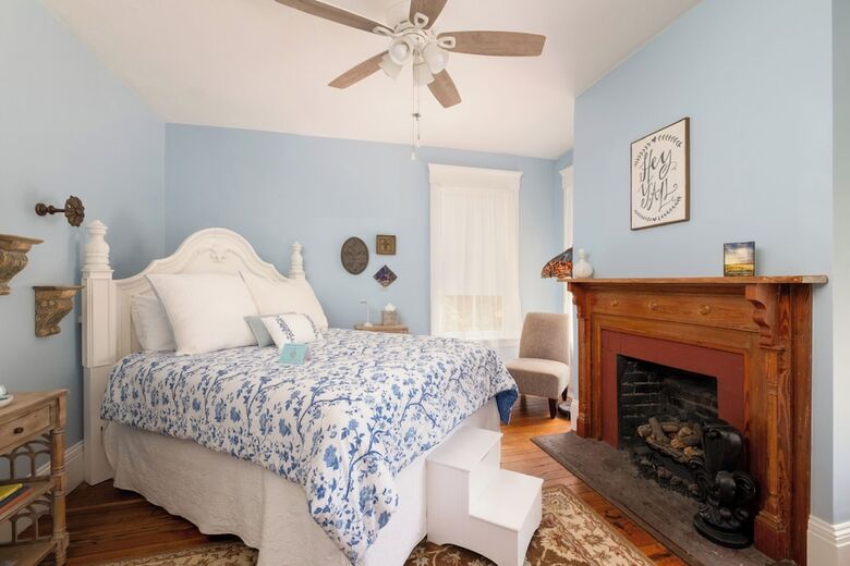 The Laurel Oak Inn Bed And Breakfast