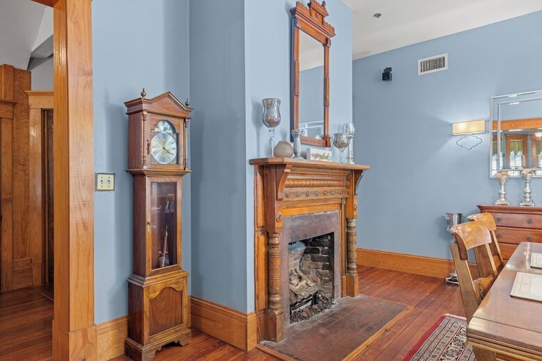The Laurel Oak Inn Bed And Breakfast
