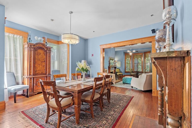 The Laurel Oak Inn Bed And Breakfast