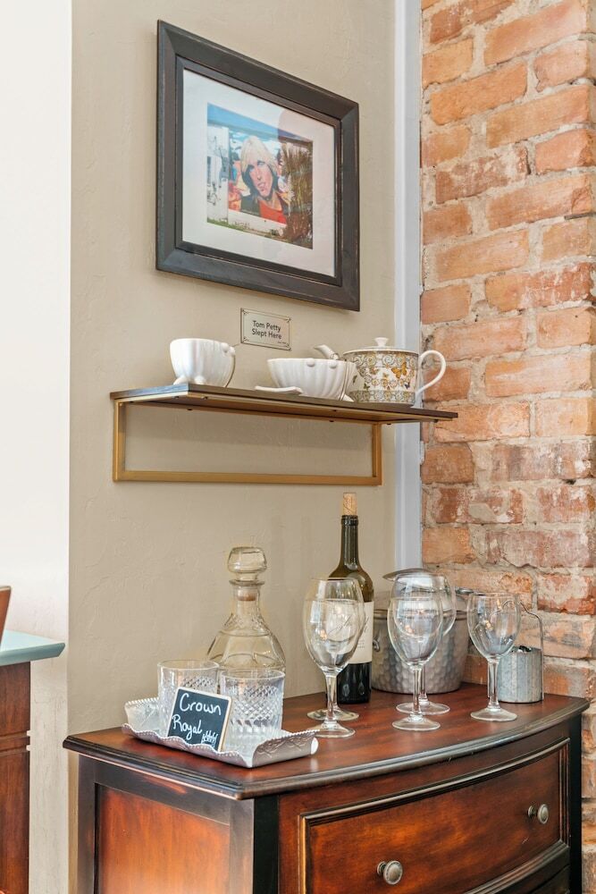 The Laurel Oak Inn Bed And Breakfast