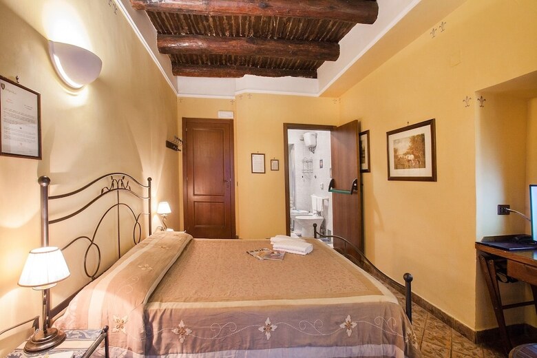 Bed & Breakfast Double Triple Room In Naples City Center