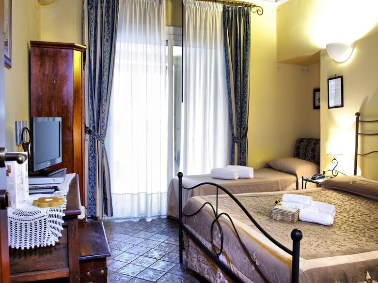 Bed & Breakfast Double Triple Room In Naples City Center