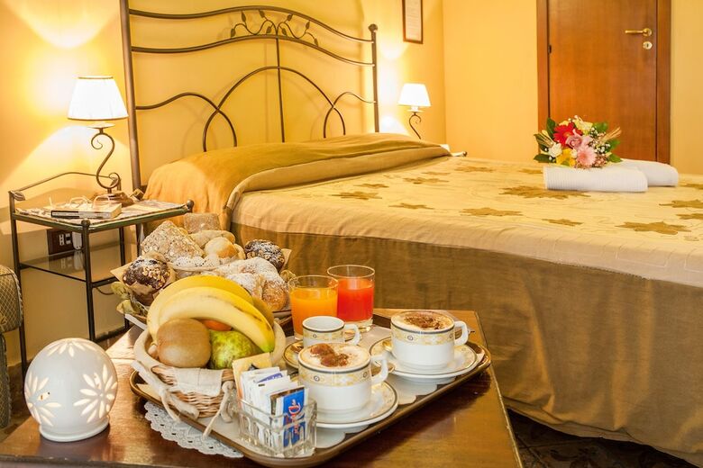Bed & Breakfast Double Triple Room In Naples City Center