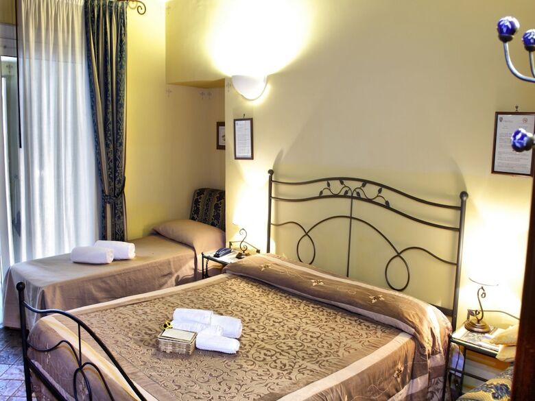 Bed & Breakfast Double Triple Room In Naples City Center