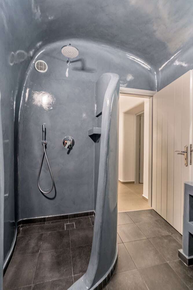 Hotel Tiara Suites