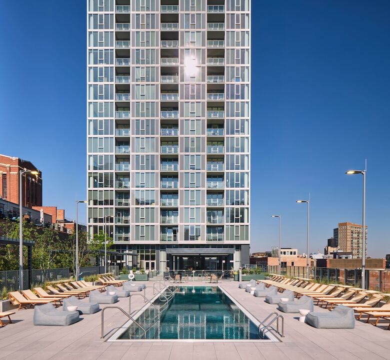 Hotel Level Chicago - River North