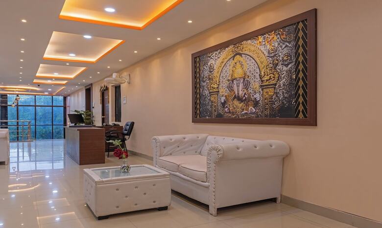 Itsy Hotels Kashi Grand, Bhu