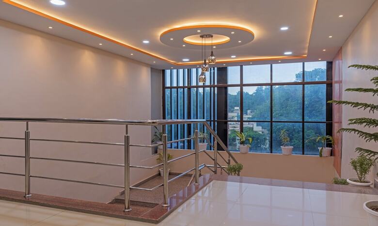 Itsy Hotels Kashi Grand, Bhu