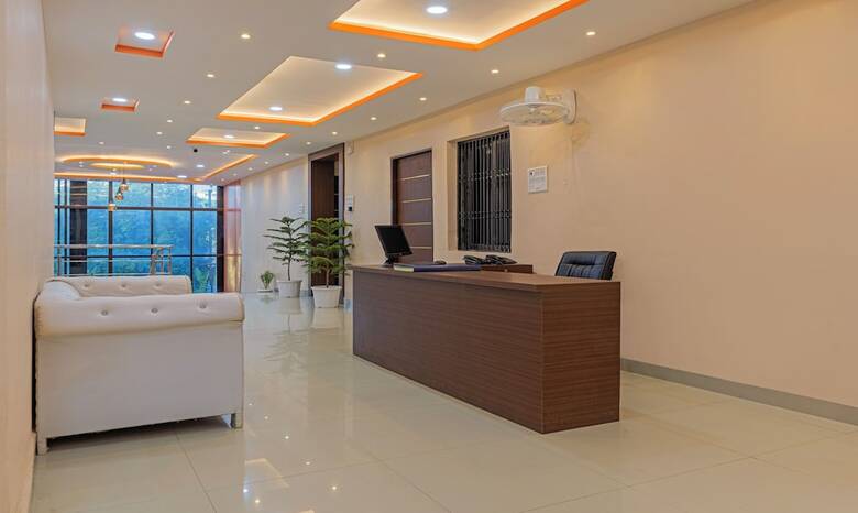 Itsy Hotels Kashi Grand, Bhu