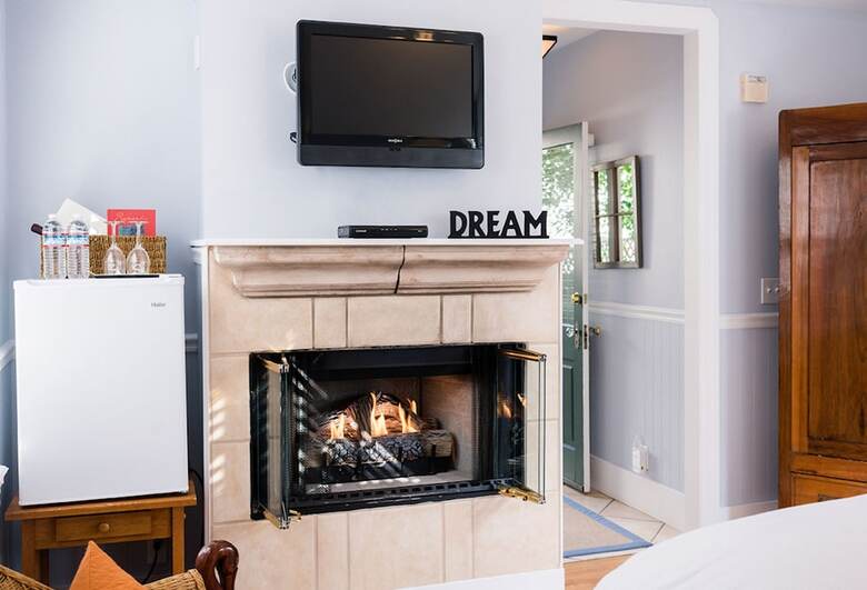Bed & Breakfast 1801 First Luxury Inn