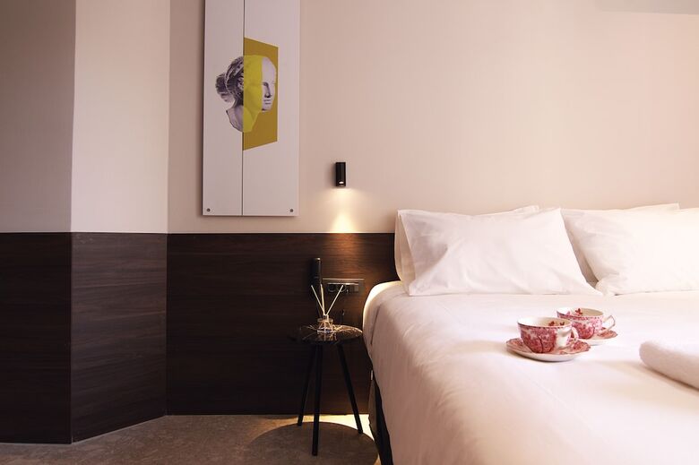 Cityzoe Athens Suites