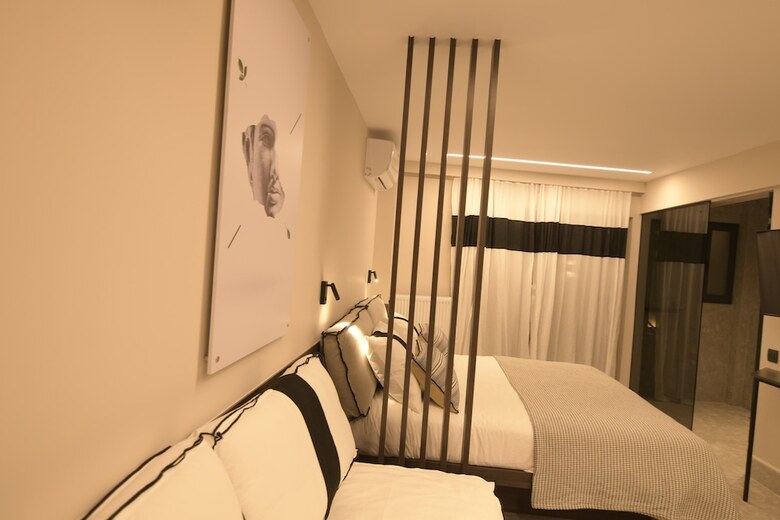 Cityzoe Athens Suites