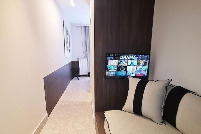 Cityzoe Athens Suites