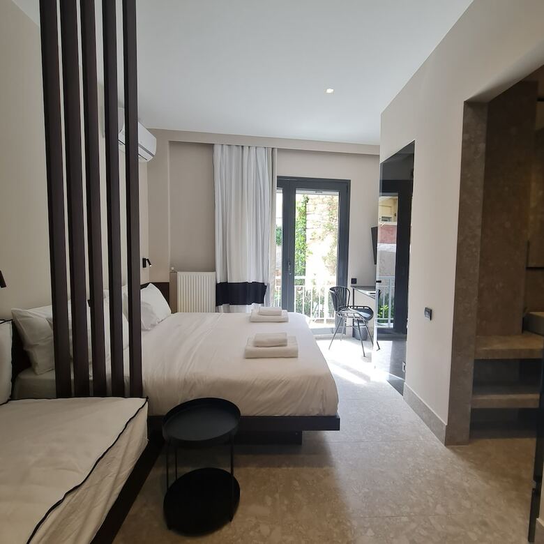 Cityzoe Athens Suites