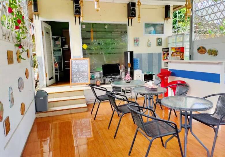 Perfect Double Room With AC In Center Bogor