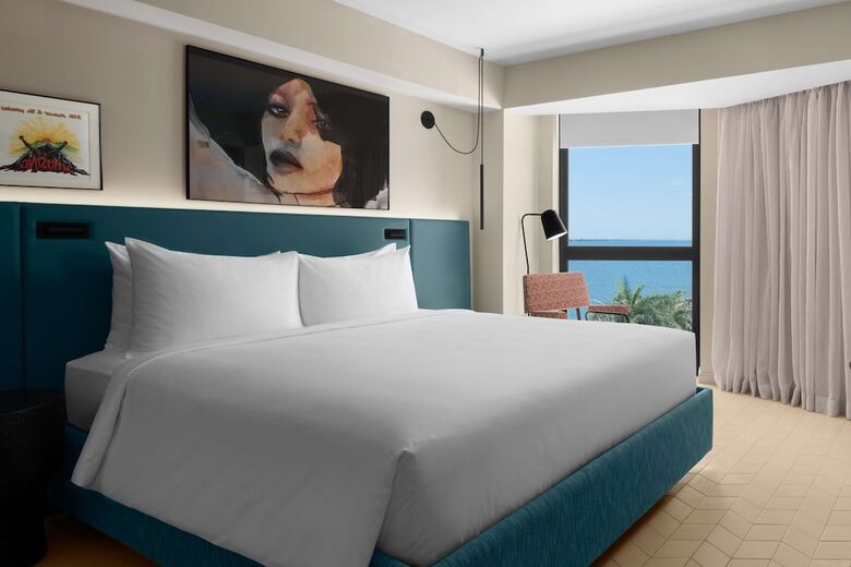 Rok Hotel Kingston, Tapestry Collection By Hilton