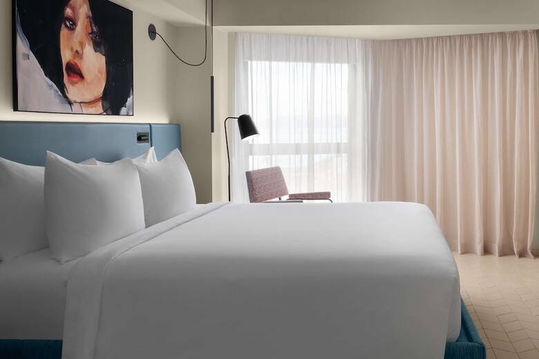 Rok Hotel Kingston, Tapestry Collection By Hilton