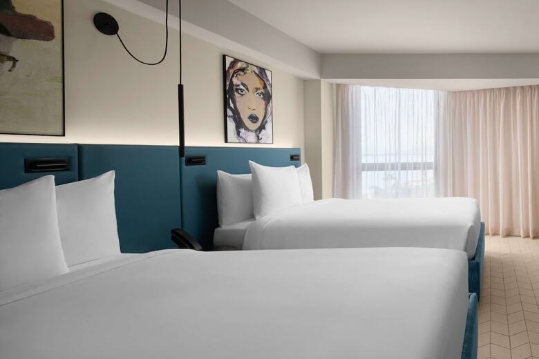 Rok Hotel Kingston, Tapestry Collection By Hilton