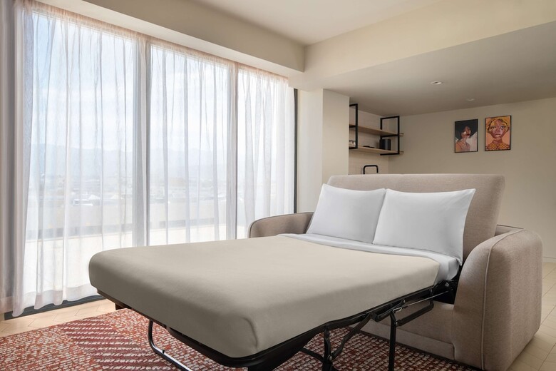 Rok Hotel Kingston, Tapestry Collection By Hilton