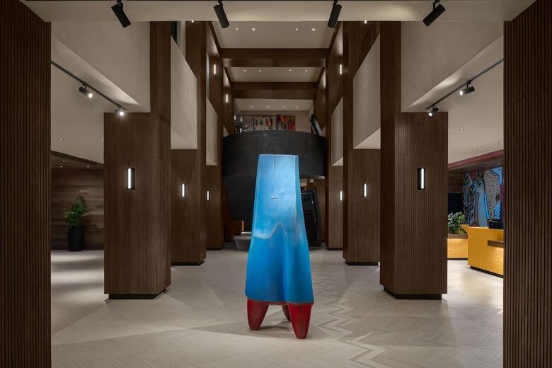Rok Hotel Kingston, Tapestry Collection By Hilton