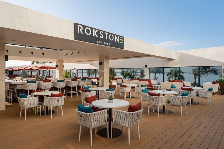 Rok Hotel Kingston, Tapestry Collection By Hilton