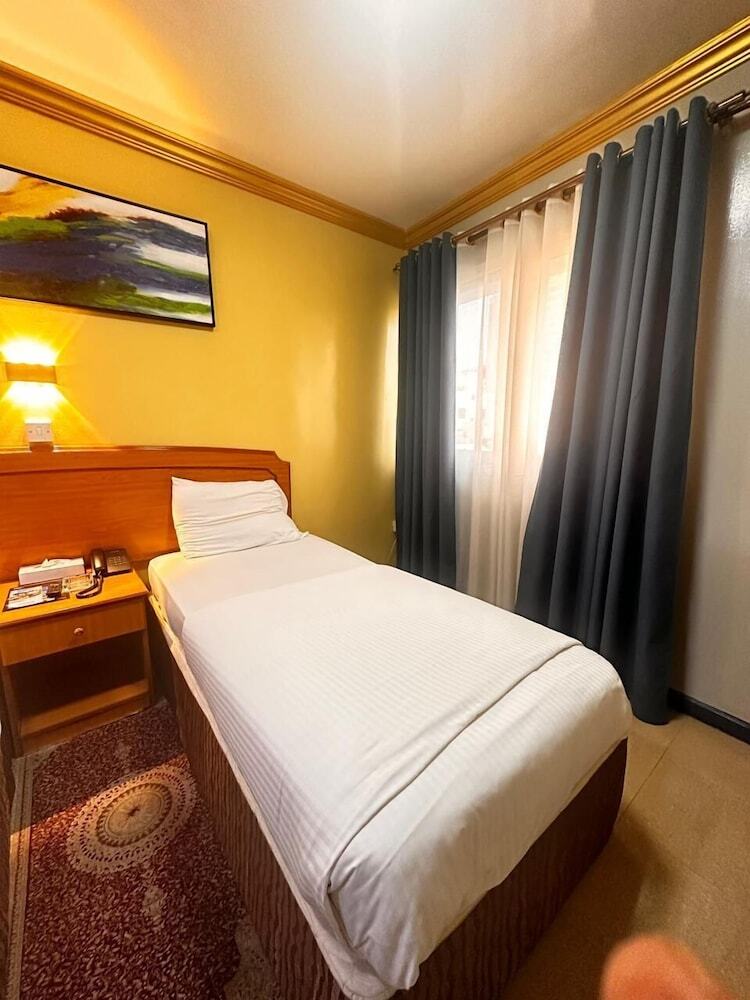 Maaeen Hotel