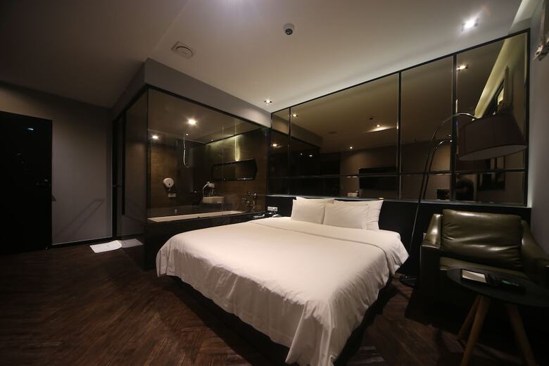 Brown Dot Hotel Beomil