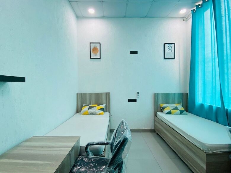 Hotel Abuzz Oxfordcaps Dehradun - Campus Accommodation