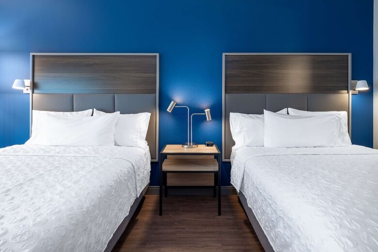 Hotel Tru By Hilton Naperville Chicago