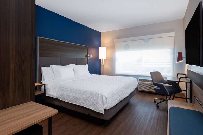 Hotel Tru By Hilton Naperville Chicago