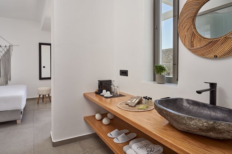 Hotel Ionic Suites