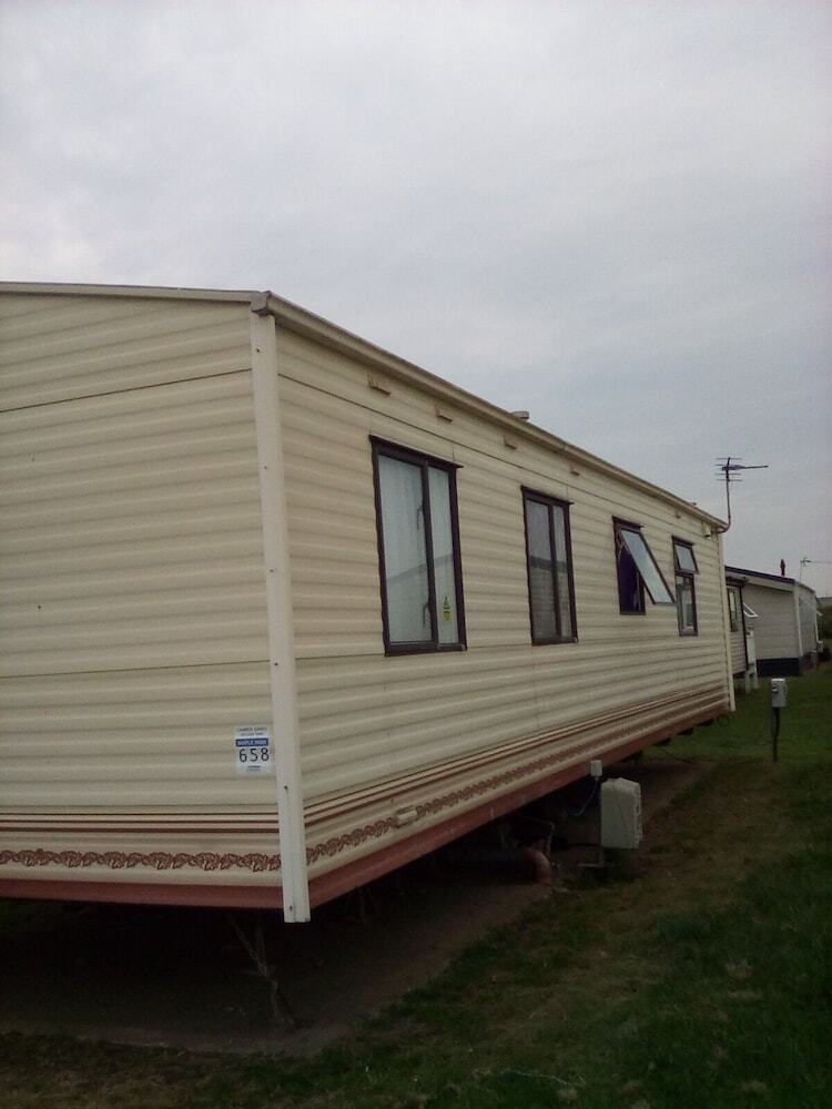 Stunning 3-bed Caravan In Camber Kitesurf Family
