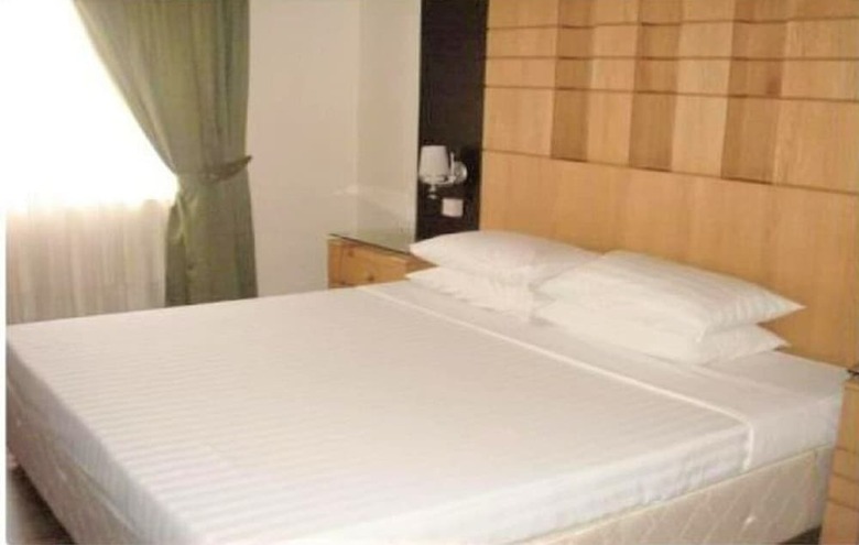 Al Commodore Hotel