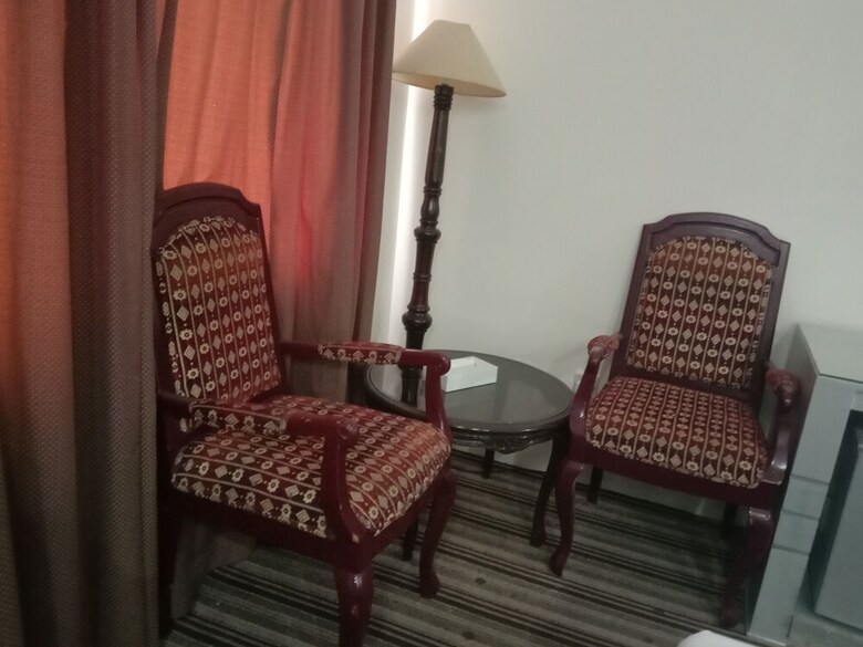 Al Commodore Hotel