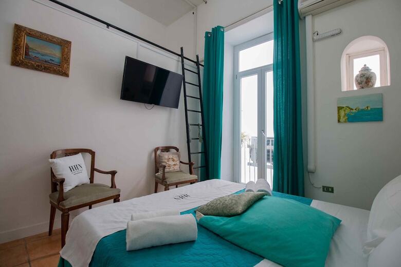 Carafa's Central Apartments