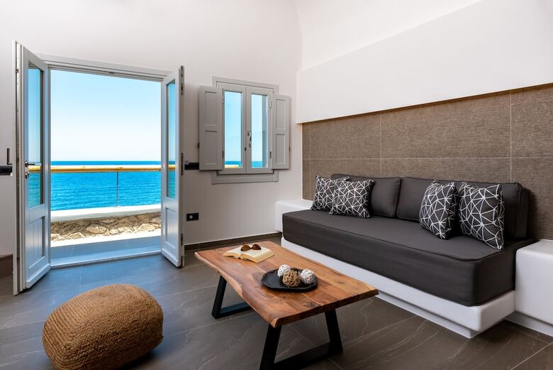 Neoma Luxury Suites
